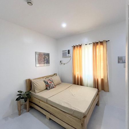 Sunnydale Apartelle -Room Accommodation Near Calatagan Beach Resorts Batangas Exteriör bild