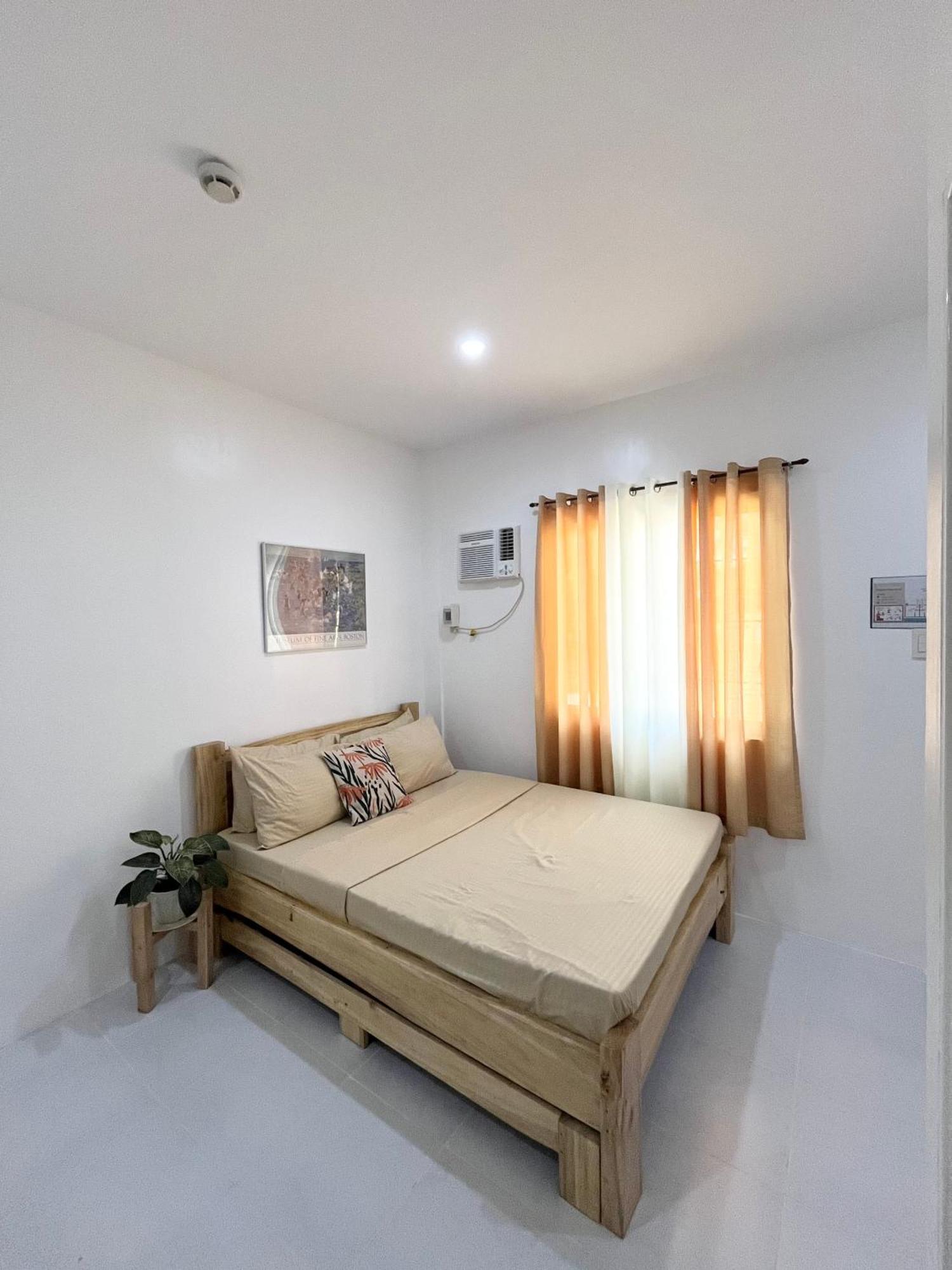 Sunnydale Apartelle -Room Accommodation Near Calatagan Beach Resorts Batangas Exteriör bild