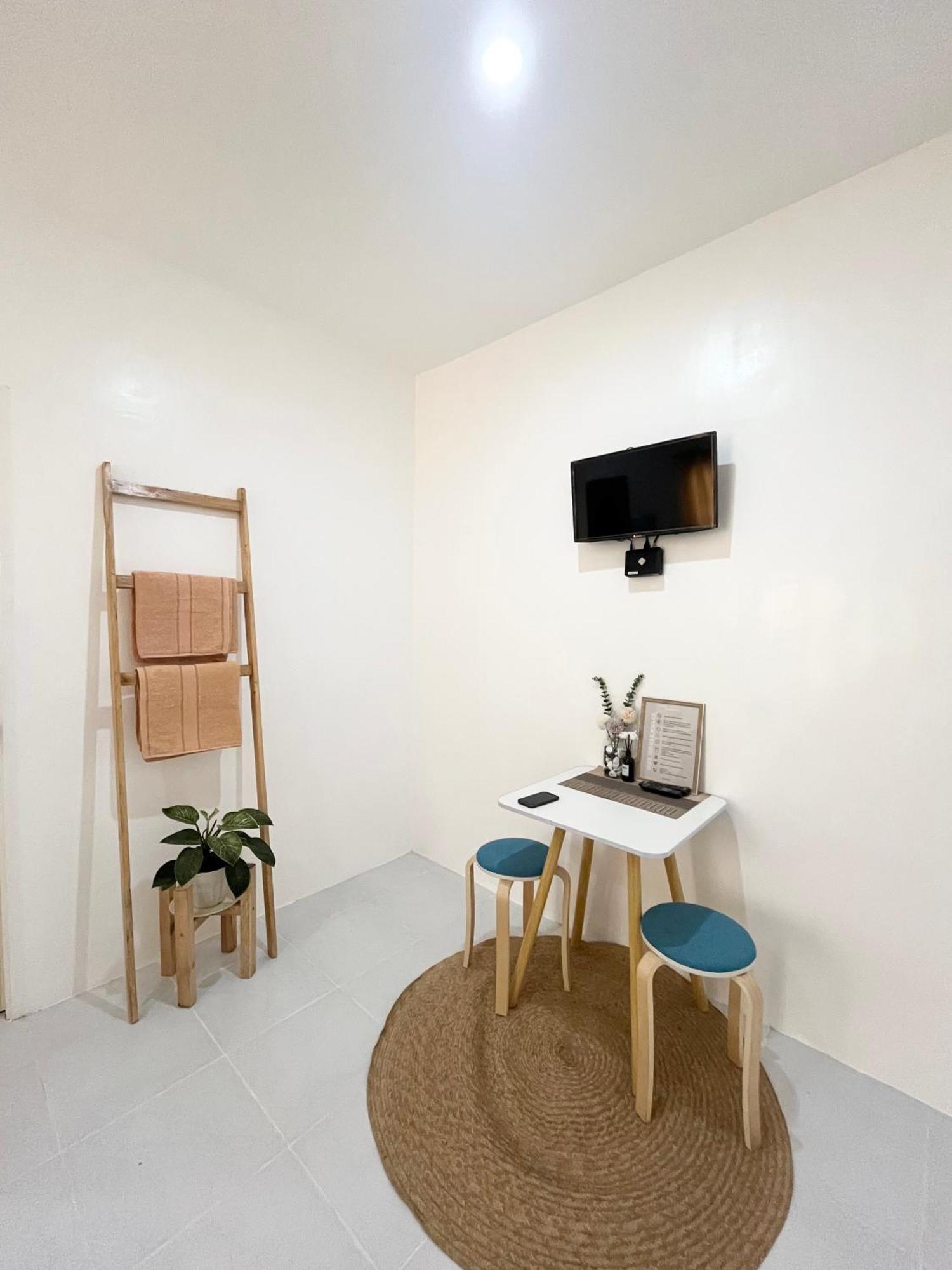 Sunnydale Apartelle -Room Accommodation Near Calatagan Beach Resorts Batangas Exteriör bild