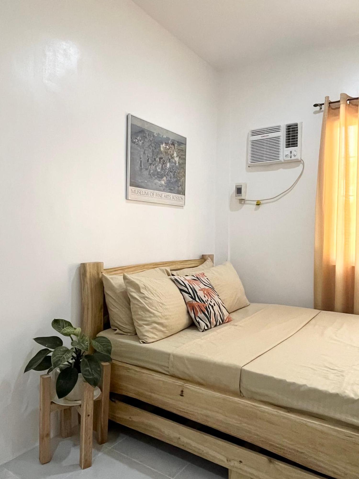 Sunnydale Apartelle -Room Accommodation Near Calatagan Beach Resorts Batangas Exteriör bild
