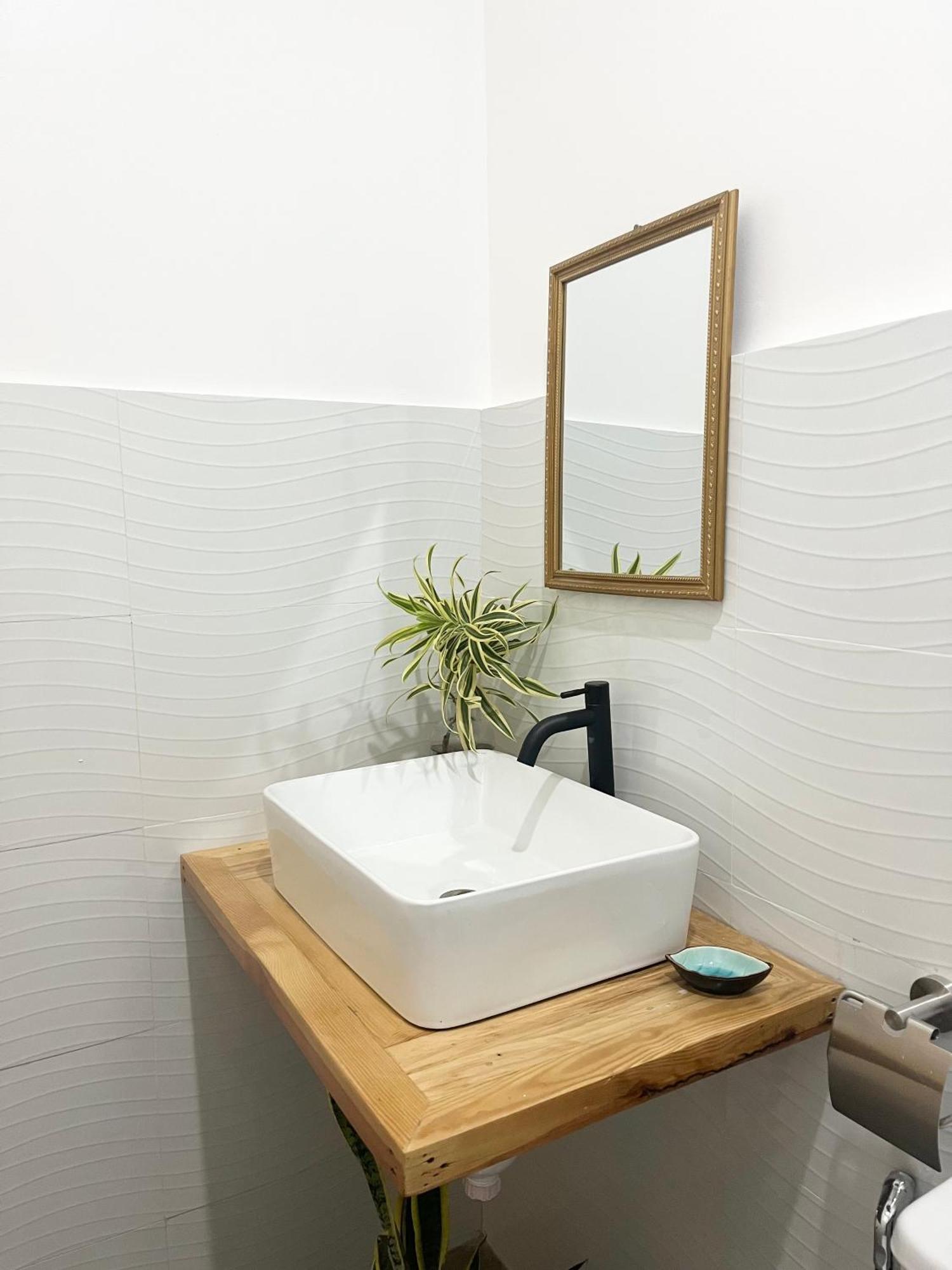Sunnydale Apartelle -Room Accommodation Near Calatagan Beach Resorts Batangas Exteriör bild